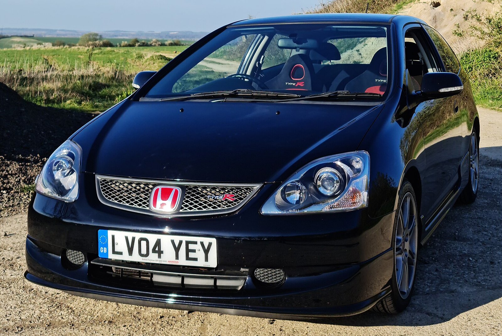 Nighthawk Black facelift Honda Civic Type R EP3 (2004) — front three-quarter view