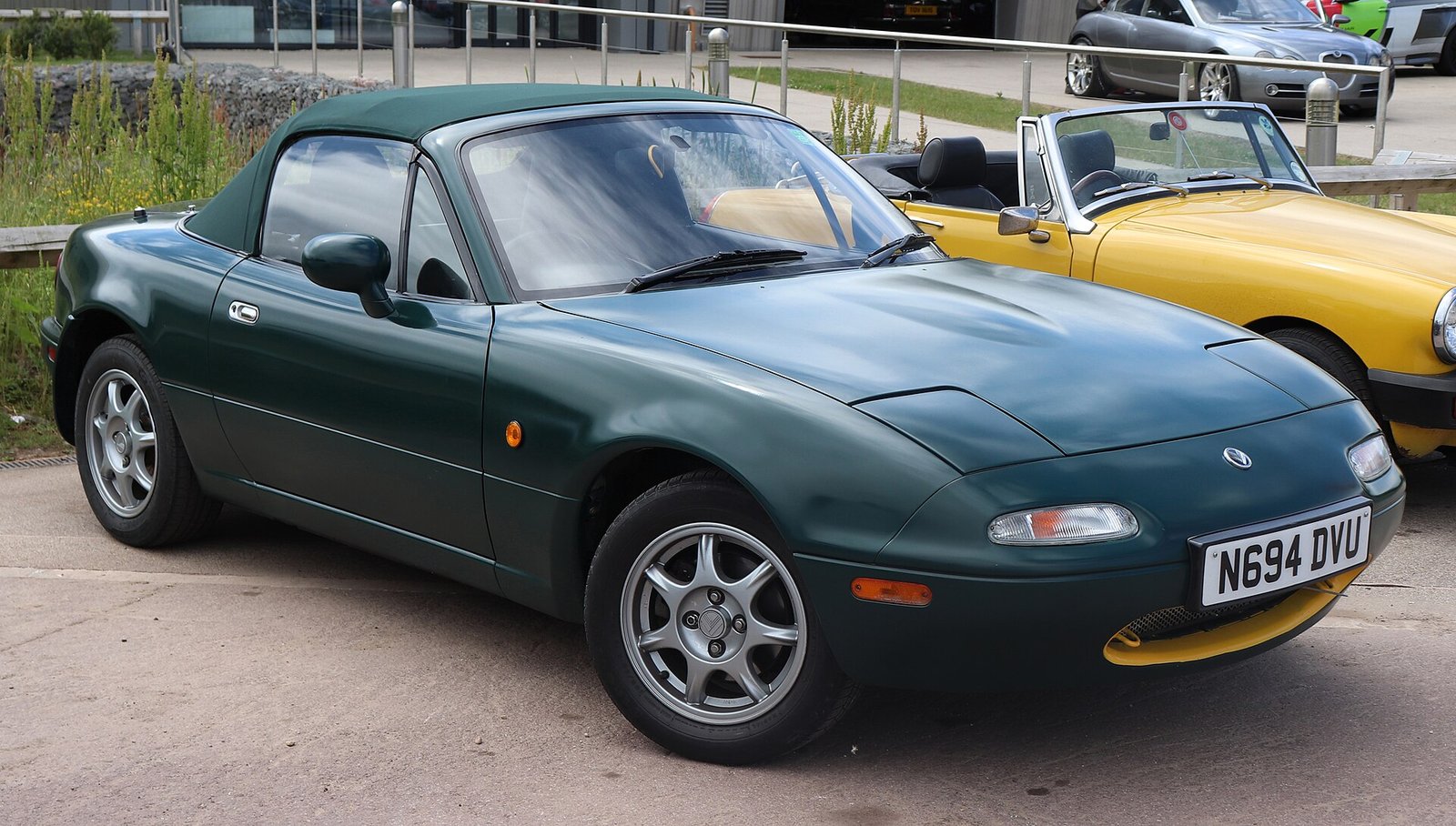 Mazda MX-5 Mk1 (NA) 1.8 — a reliable everyday classic sports car