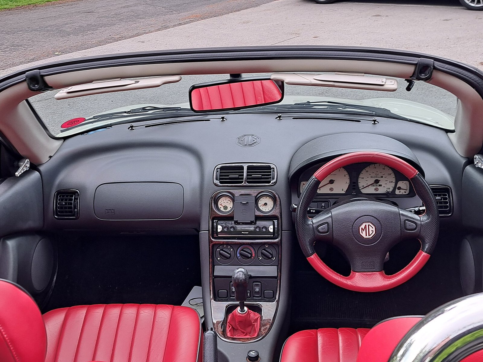 MGF 1.8i VVC Mk1 interior — check seat bolsters, hood operation and damp carpets when buying