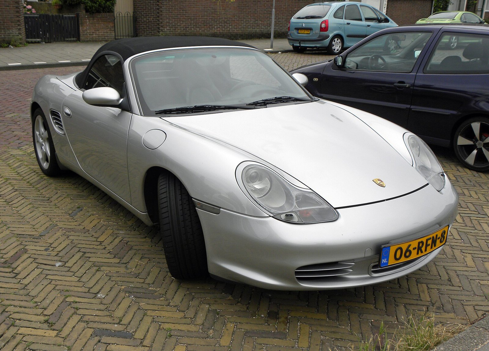 Porsche Boxster 986 S 3.2 with twin tailpipes