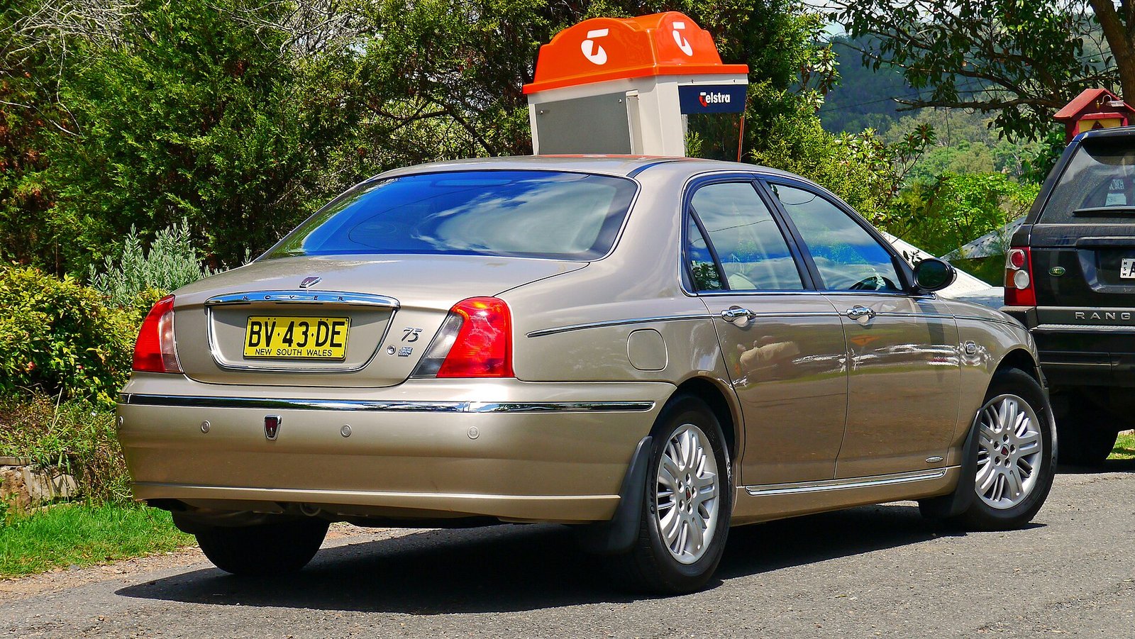 Rover 75 Connoisseur saloon — a modern classic under £5,000